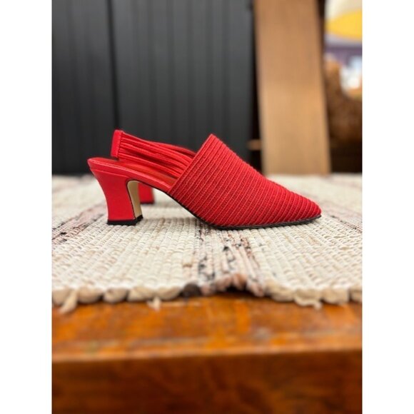 Coup Detat Red Mesh 2.5" Heels Ladies Size 8M Comfortable & Stylish Pointed Toe - Picture 1 of 7
